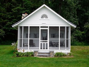 Unclassified image, 2 of 10, button