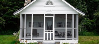 Sunset Historic Cottage (May-Oct)