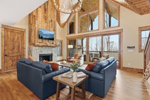 TV, fireplace, books - Lux 3BR Mountain Cabin at Eagles Nest w/Views! (Banner Elk)
