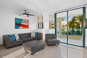 TV - Paradise in Aquatika Pool Front Apartment (Vieques)