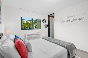 3 bedrooms, iron/ironing board, WiFi, bed sheets - Paradise in Aquatika Pool Front Apartment (Vieques)