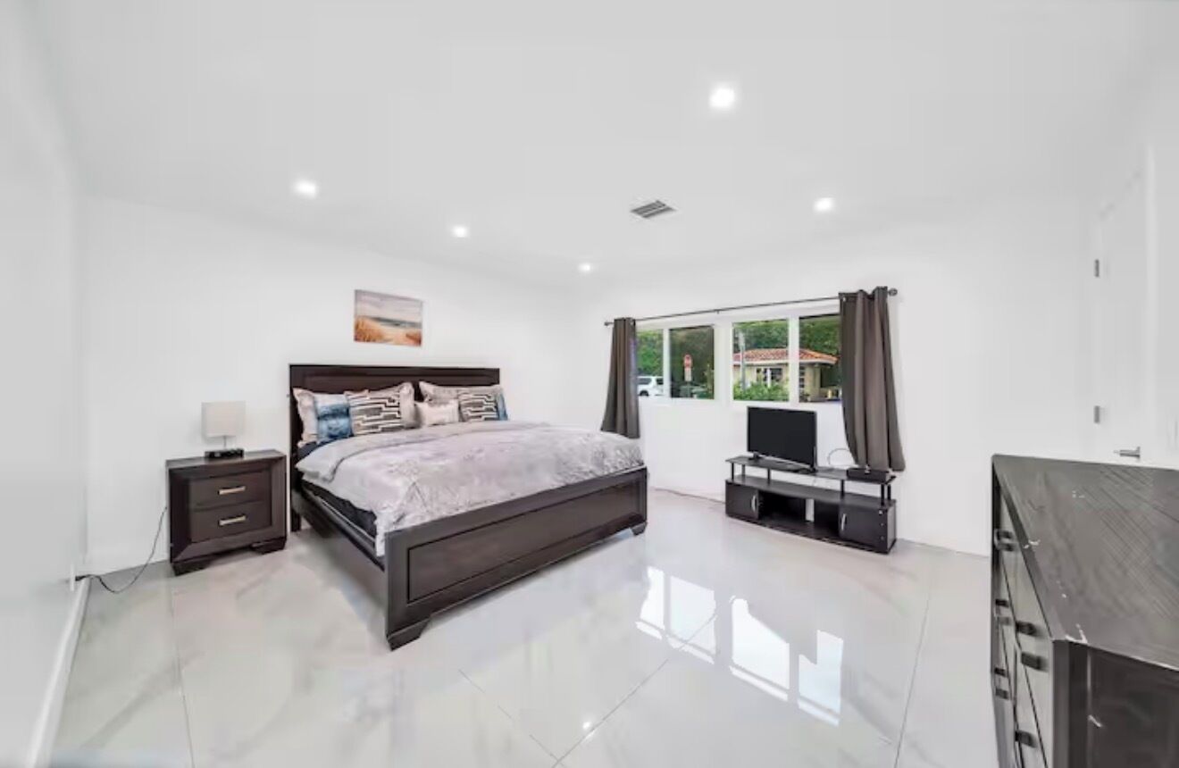 Bügeleisen/Bügelbrett, WLAN, Bettwäsche