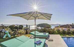 A heated pool - Cozy home in Grimaud with private swimming pool, can be inside or outside (Grimaud)