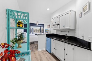 2 bedrooms, free WiFi, bed sheets - River Creek 2 Unit 1306 (Sunset Beach)