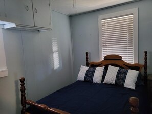 1 bedroom, internet, bed sheets