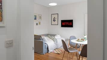 Villa, 2 Bedrooms, Smoking | Dining room