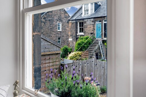 Stylish 2-bed Villa · Garden · Central Edinburgh