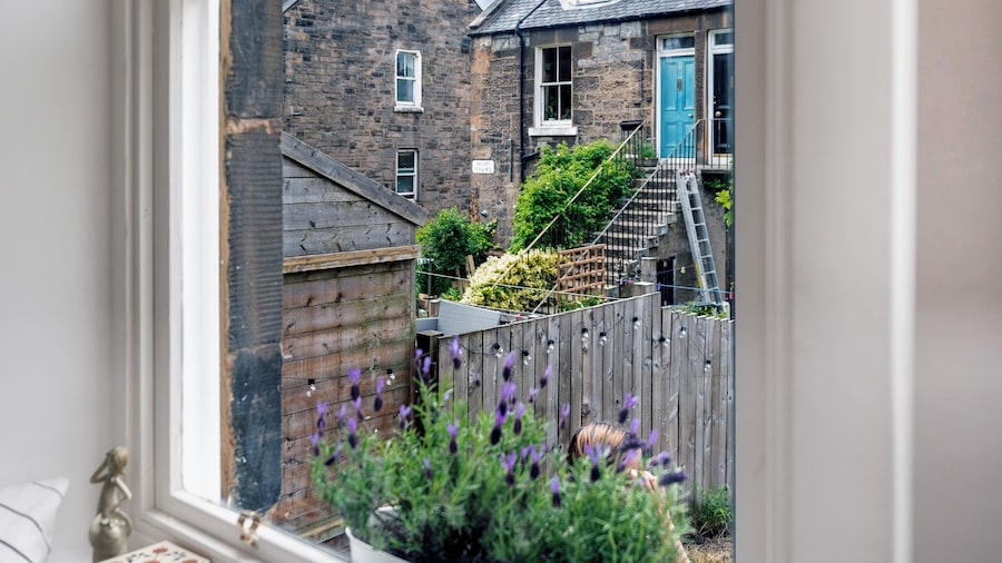 Stylish 2-bed Villa · Garden · Central Edinburgh