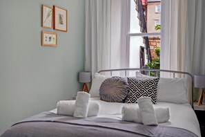 Villa, 2 Bedrooms, Smoking | 3 bedrooms - Stylish 2-bed Villa · Garden · Central Edinburgh (Edinburgh)