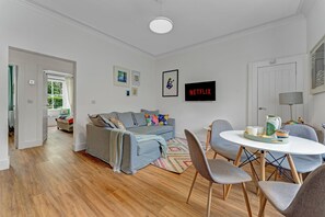 Villa, 2 Bedrooms, Smoking | Living room - Stylish 2-bed Villa · Garden · Central Edinburgh (Edinburgh)