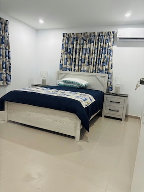 2 bedrooms, free WiFi, bed sheets - Primavera Vacation Home l close to beaches & airport (Oranjestad)