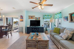 TV, table tennis, books - Open Water Views |  32' Boat, King Beds, Fish Cleaning Station, Waterfront Escape (Cudjoe Key)