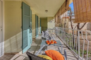 Outdoor dining - Appartement Aurelia - Welkeys (Bandol)