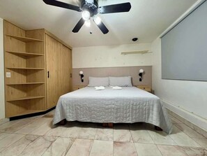 1 slaapkamer, een strijkplank/strijkijzer, wifi, beddengoed