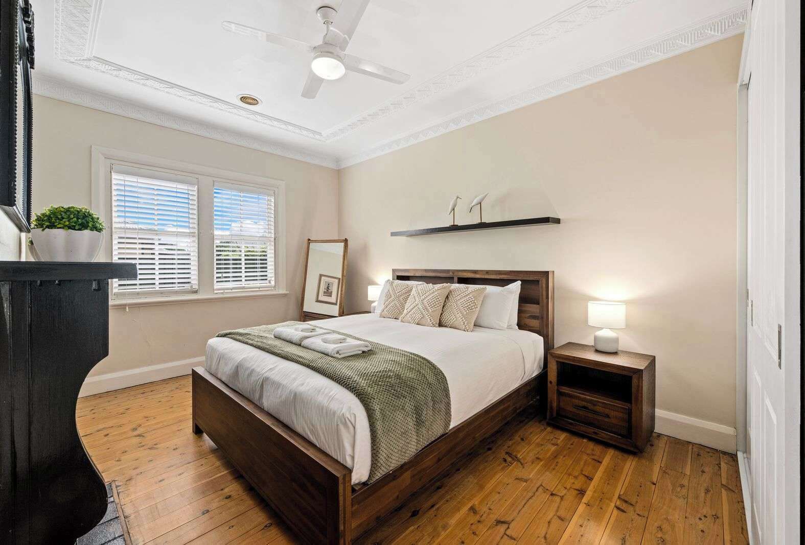 3 dormitorios, tabla de planchar con plancha, wifi y ropa de cama