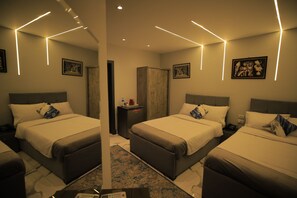 Zimmersafe, Verdunkelungsvorhänge, schallisolierte Zimmer