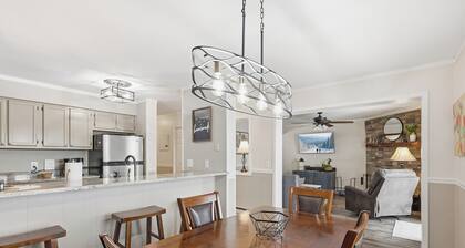 5,000ft Mountain Resort Condo w/ Sauna and Indoor Pool!