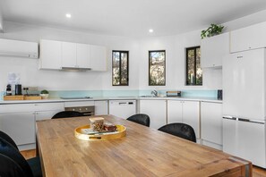 Fridge, stovetop - Main House @ Apollo Bay Ridge (Apollo Bay)