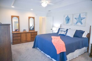 3 bedrooms, iron/ironing board, free WiFi, bed sheets - Coastal Escape Includes Golf Cart, Bikes and Multiple Covered Outdoor Areas (Dauphin Island)