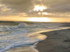 Beach - Coastal Escape Includes Golf Cart, Bikes and Multiple Covered Outdoor Areas (Dauphin Island)