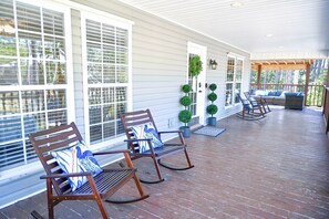 Terrace/patio - Coastal Escape Includes Golf Cart, Bikes and Multiple Covered Outdoor Areas (Dauphin Island)