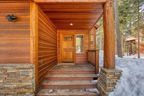 Exterior detail - Kindred Pines at Tahoe Donner by Tahoe Getaways - 3BR with Pool Table & HOA (Truckee)