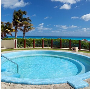 Piscine couverte, piscine extérieure