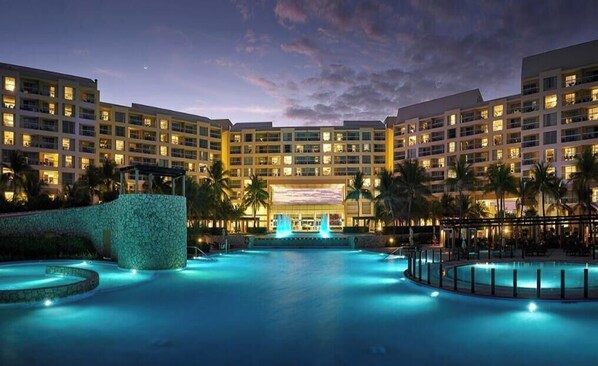 Piscine couverte, piscine extérieure