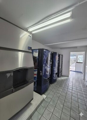 Interior - Budget Inn (Durham)