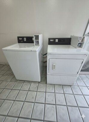 Interior - Budget Inn (Durham)