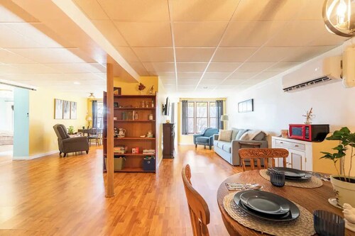 Hickory Hideaway - Lakeside Oasis