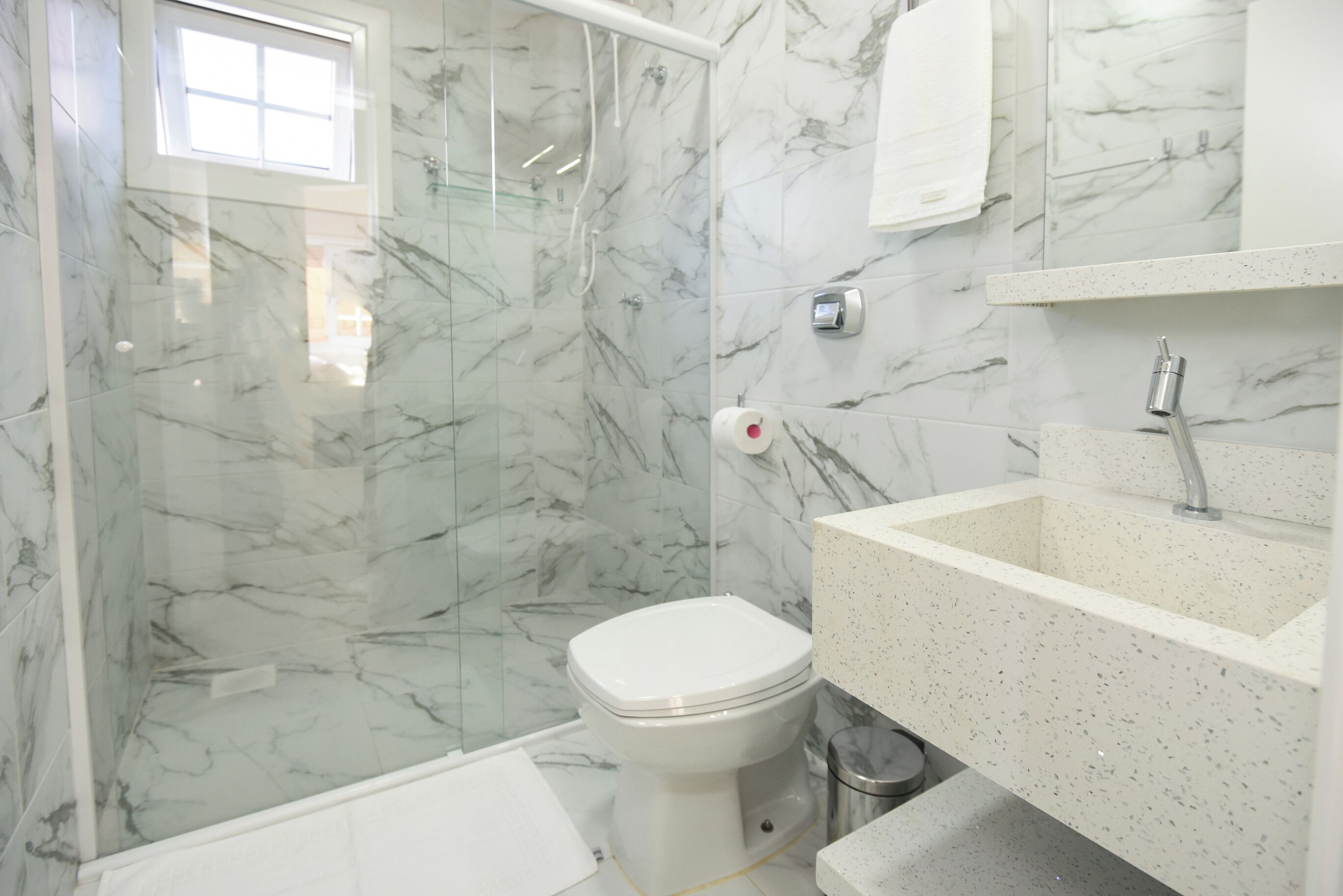 Deluxe Apartment | Bathroom