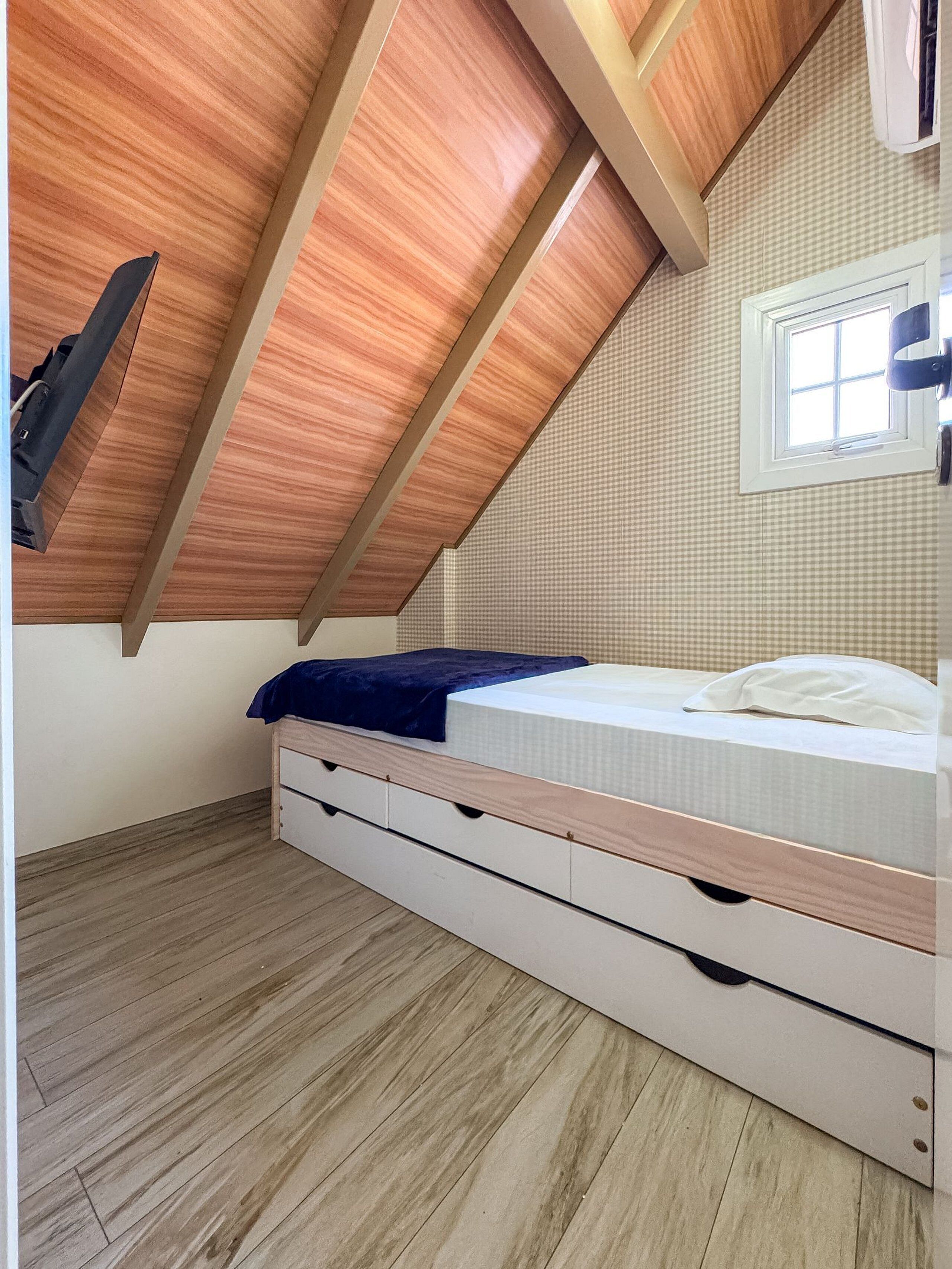 Apartamento básico | Wi-Fi de cortesia, roupa de cama