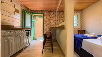 Basic Apartment | WiFi (free), bed sheets