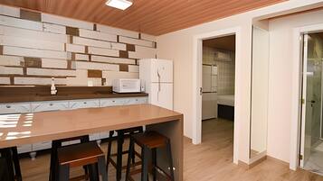 Basic Apartment | Dining