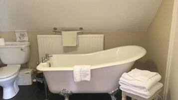 Double or Twin Room | Bathroom