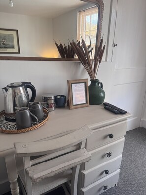 Double Room, Ensuite | Free WiFi - The Ship Inn (Mevagissey)