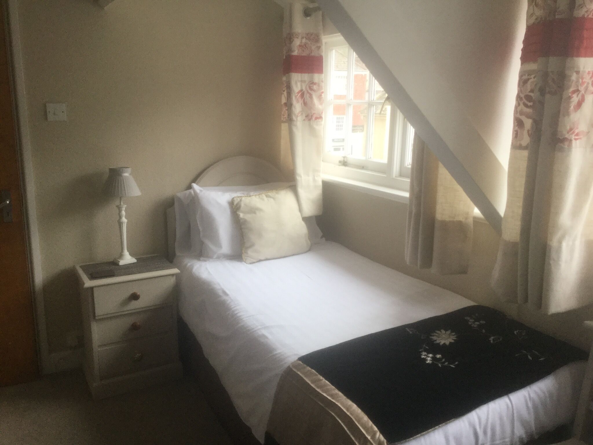 Habitación cuádruple, baño privado | Wifi gratis