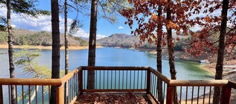 Secluded Luxe Lake House, Fire Pit, Hot Tub, Sauna, Private Dock