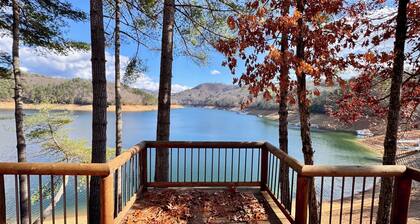 Secluded Luxe Lake House, Fire Pit, Hot Tub, Sauna, Private Dock