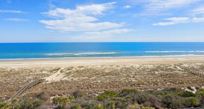 Stunning Views from AIP Sandcastles Penthouse!