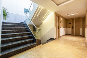 Lobby - Fabhotel Lee Way (New Delhi)