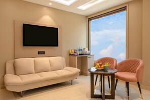 Egyptian cotton sheets, premium bedding, free WiFi, bed sheets - Fabhotel Lee Way (New Delhi)