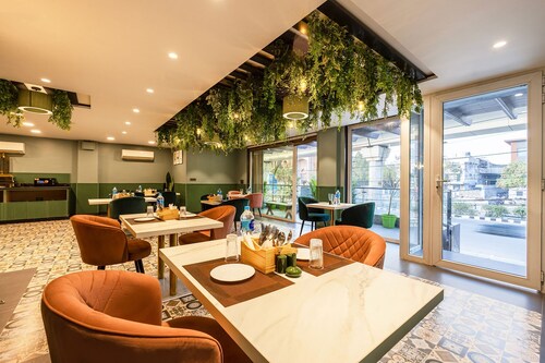 Fabhotel Lee Way