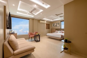 Egyptian cotton sheets, premium bedding, free WiFi, bed sheets - Fabhotel Lee Way (New Delhi)