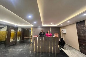 Reception - Fabhotel Lee Way (New Delhi)