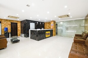 Reception - Fabhotel Welkin (Hyderabad)