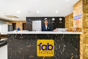 Reception - Fabhotel Welkin (Hyderabad)