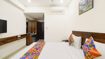 Egyptian cotton sheets, premium bedding, free WiFi, bed sheets