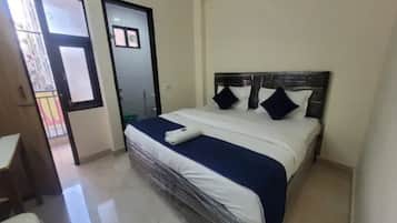 Egyptian cotton sheets, premium bedding, free WiFi, bed sheets